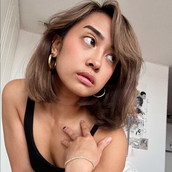 Meet your Posher, Jillian - Picture 2 of 6